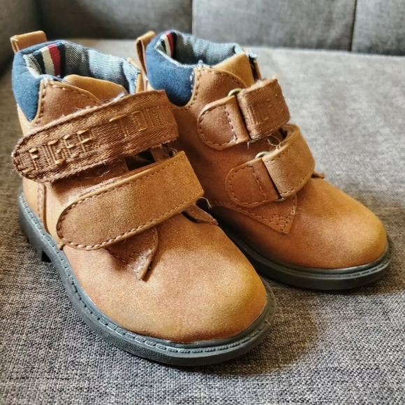 Tommy Hilfiger Other - Tommy Hilfiger Toddler Suede Hook Loop Ankle Boots Baby Sz 5 First Walker Shoes